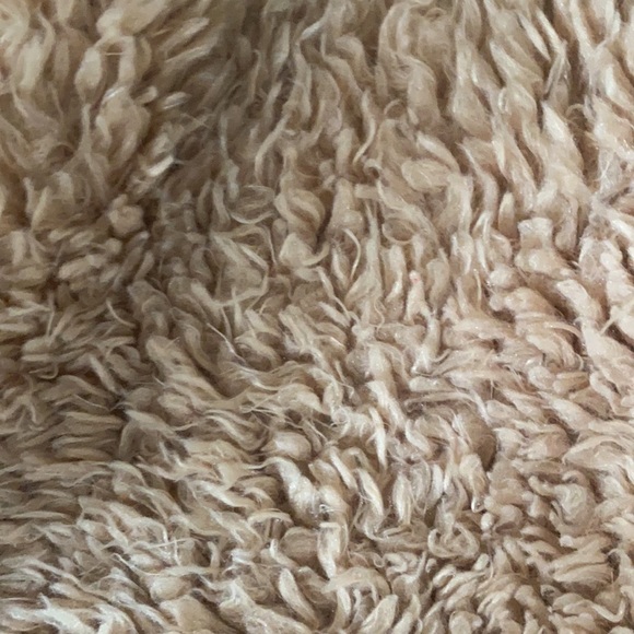 Fluffy jacket - Picture 4 of 4